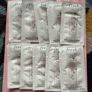 Fresh Sugar Strawberry Exfoliating Face Wash - set of 10